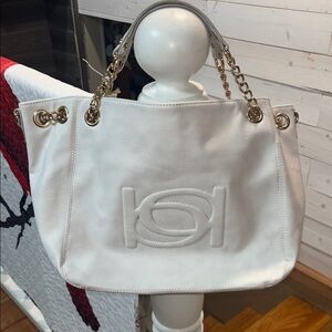 Bebe White Shoulder Bag with Textured Finish and Chain Strap